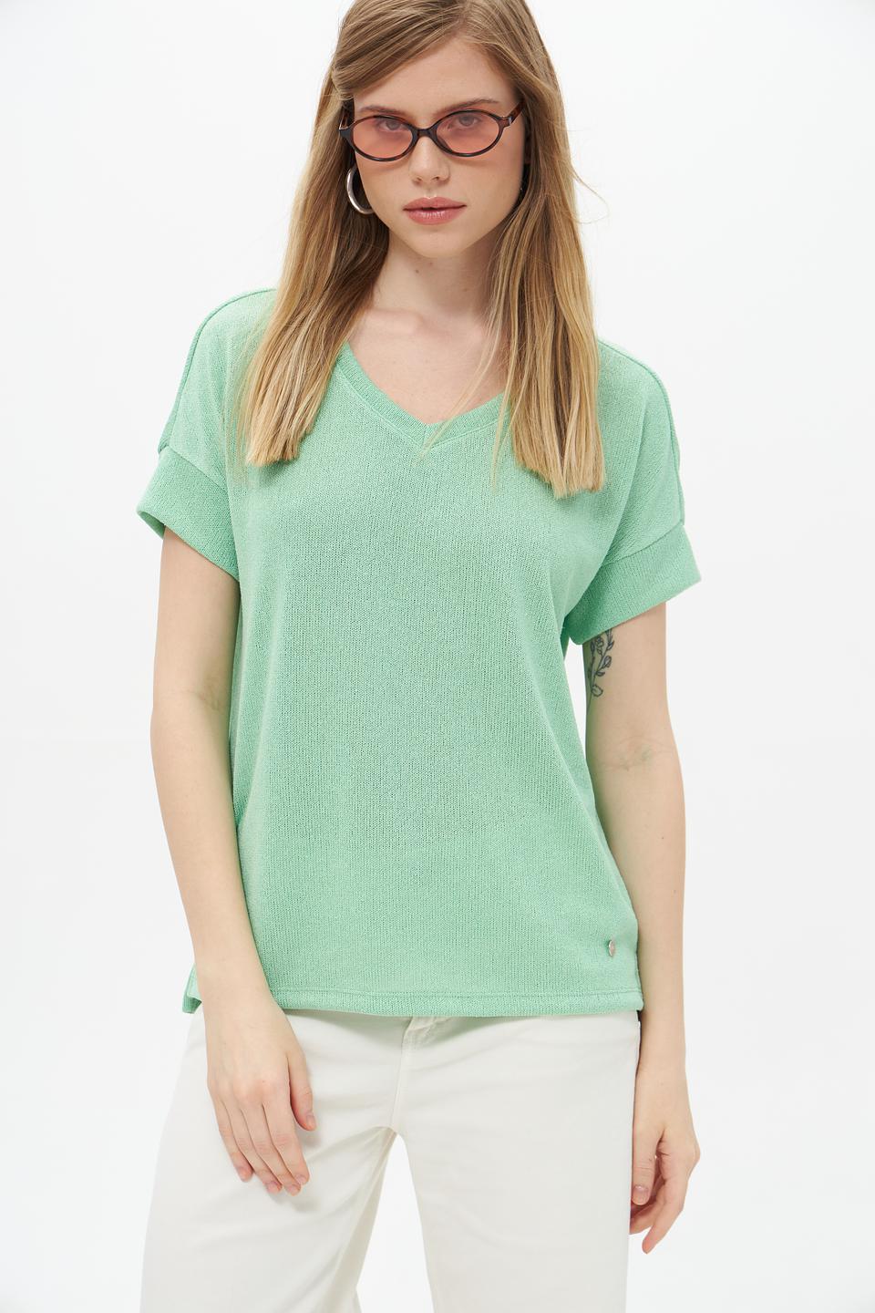 Пуловер Lecomte зелёный V-образный