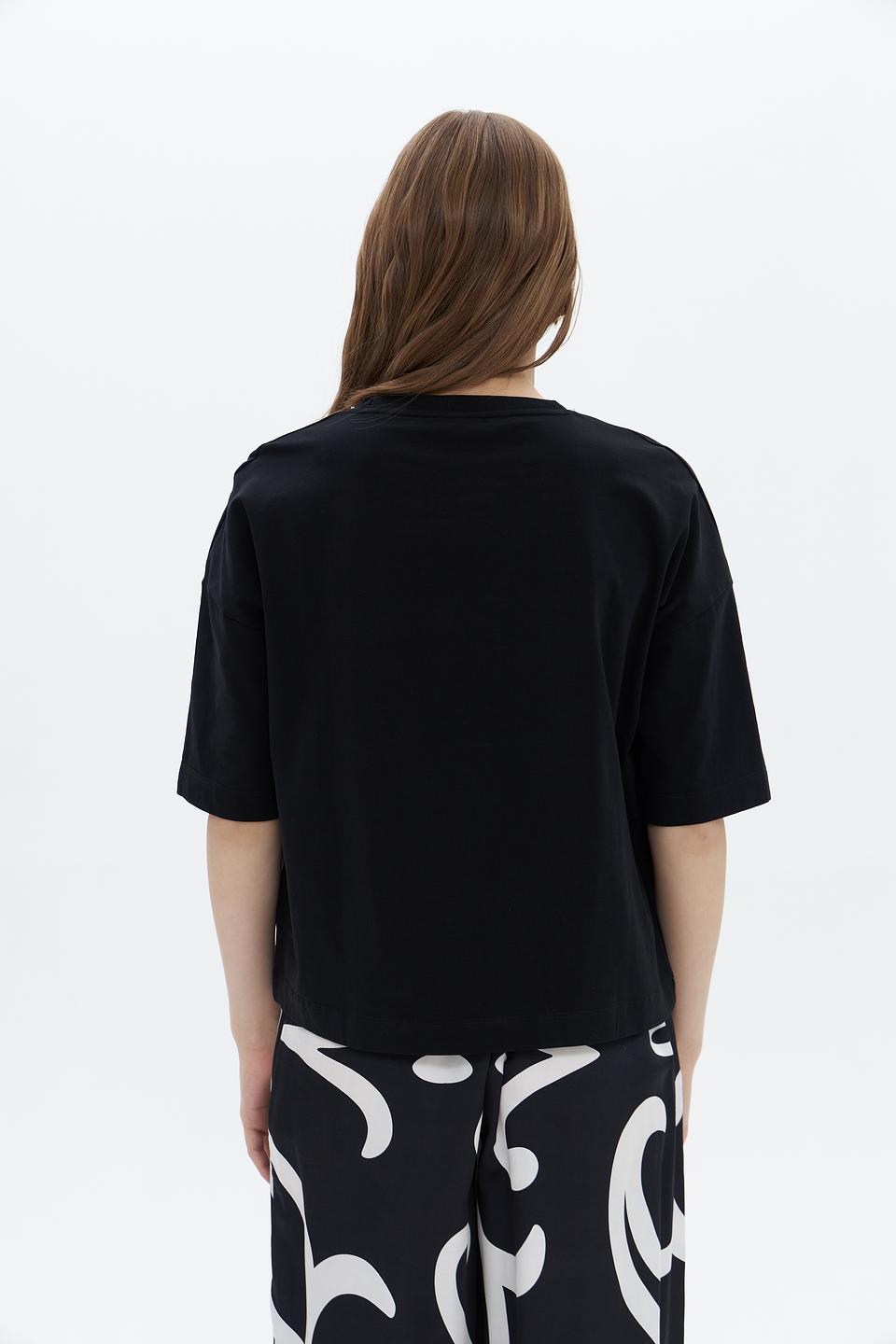 Футболка UNQ женская чёрная оверсайз