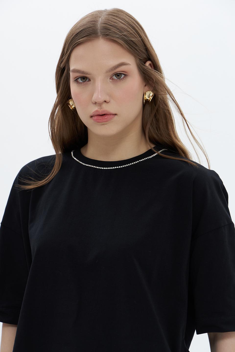 Футболка UNQ женская чёрная оверсайз