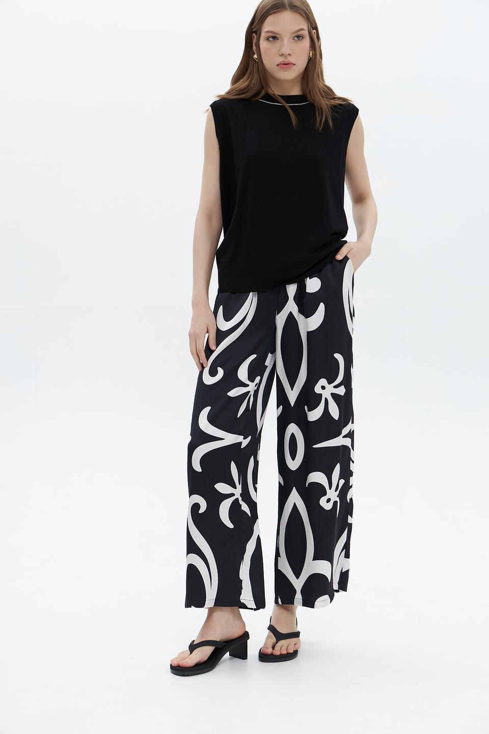 Топ UNQ женский черный с отделкой