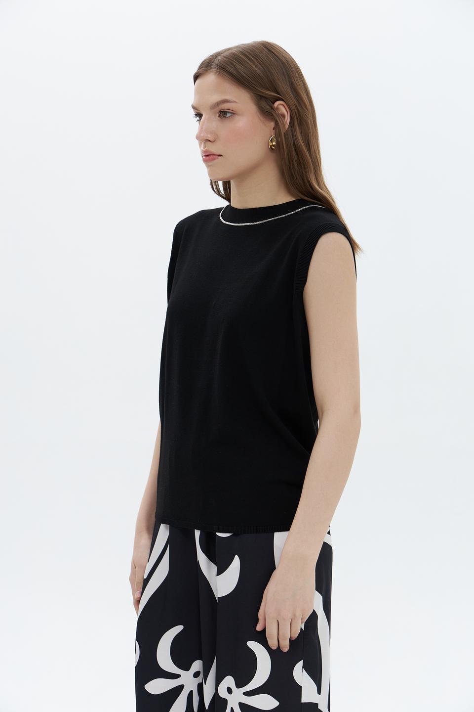 Топ UNQ женский черный с отделкой