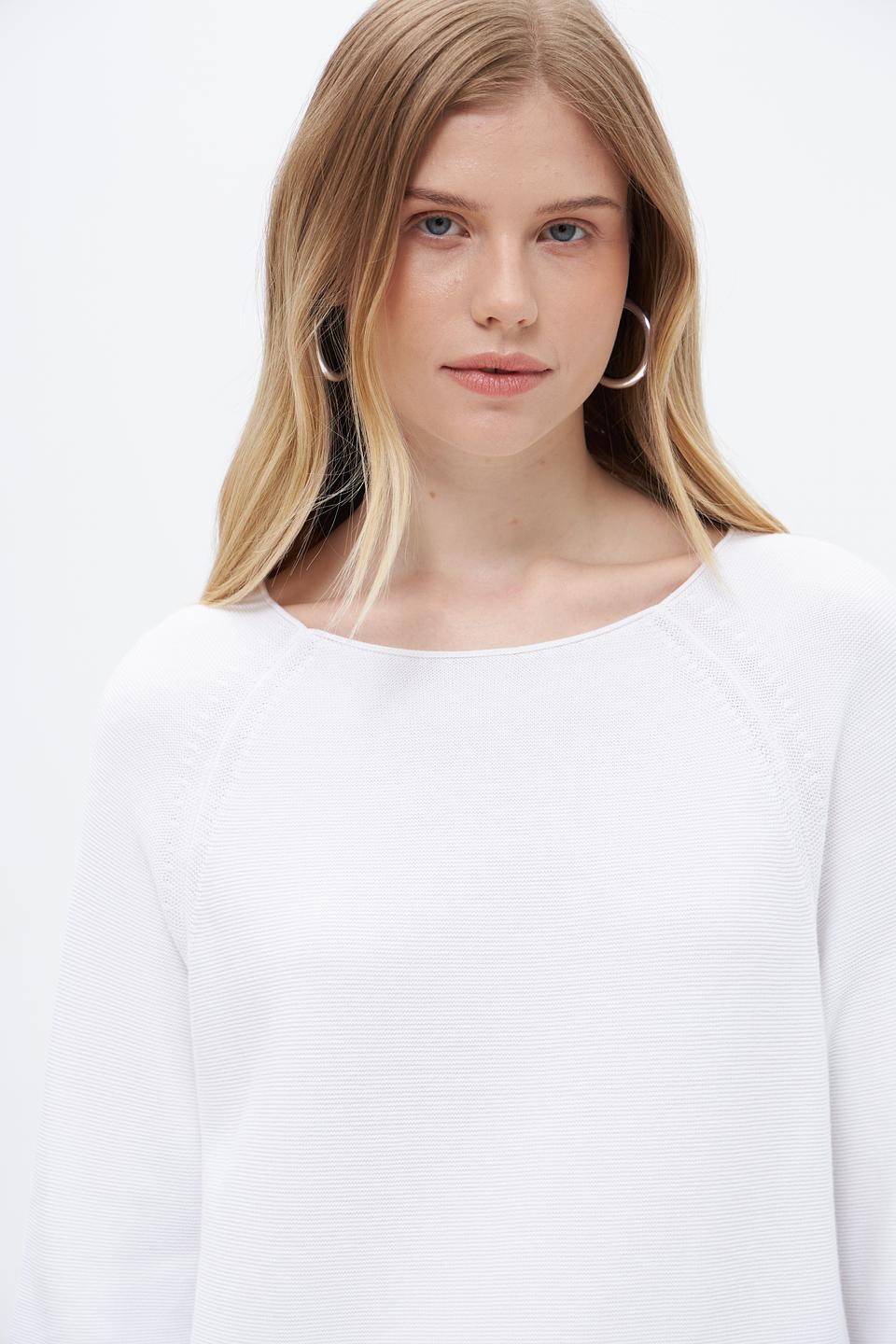 Пуловер Oui женский белый с 3/4 рукавом