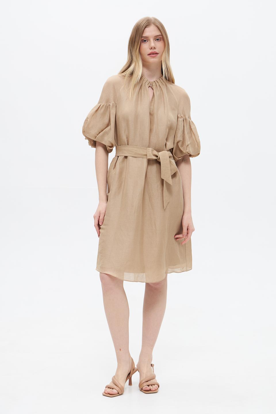 Платье Marc Cain бежевое с поясом из льна и шелка