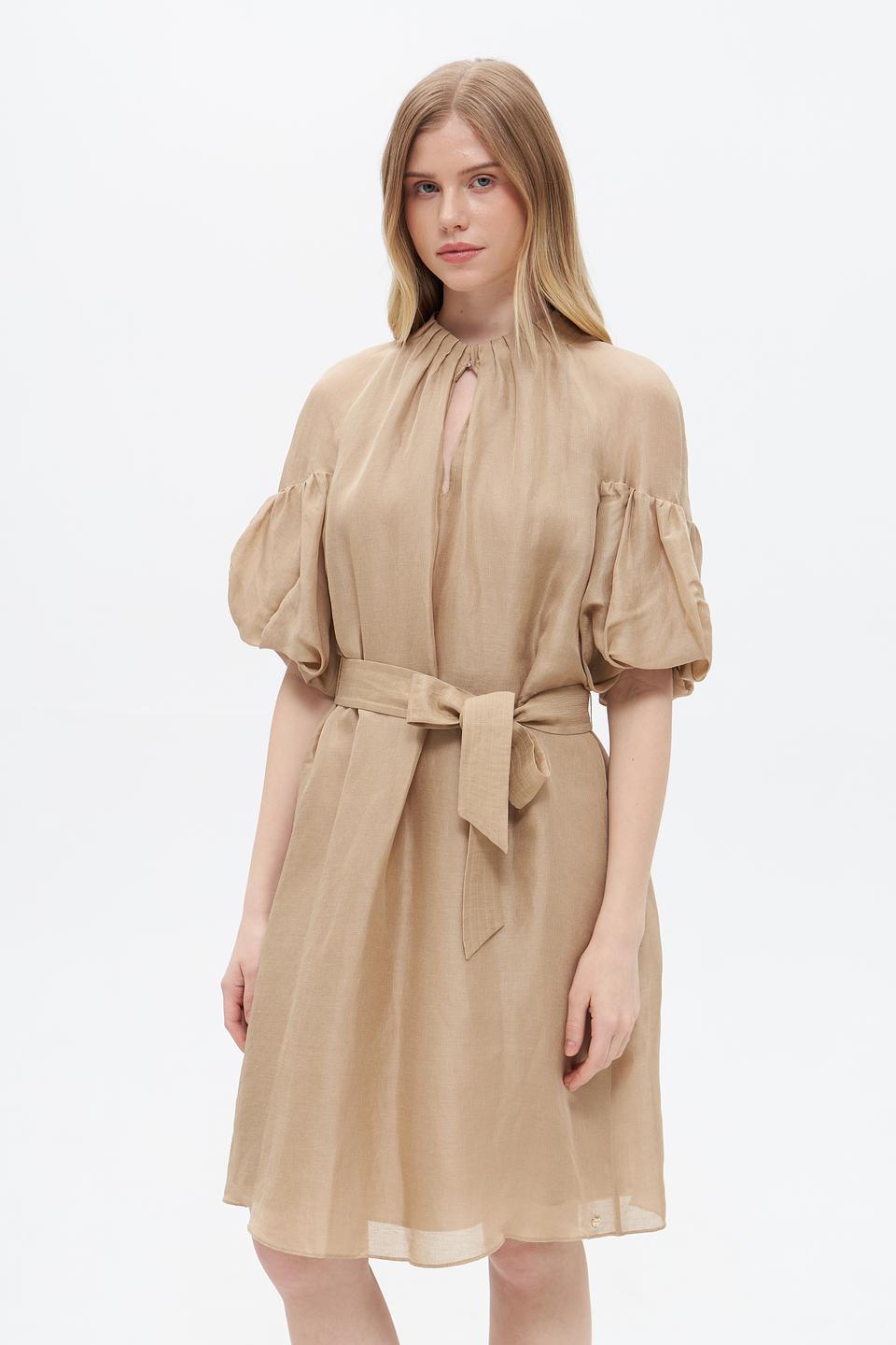 Платье Marc Cain бежевое с поясом из льна и шелка