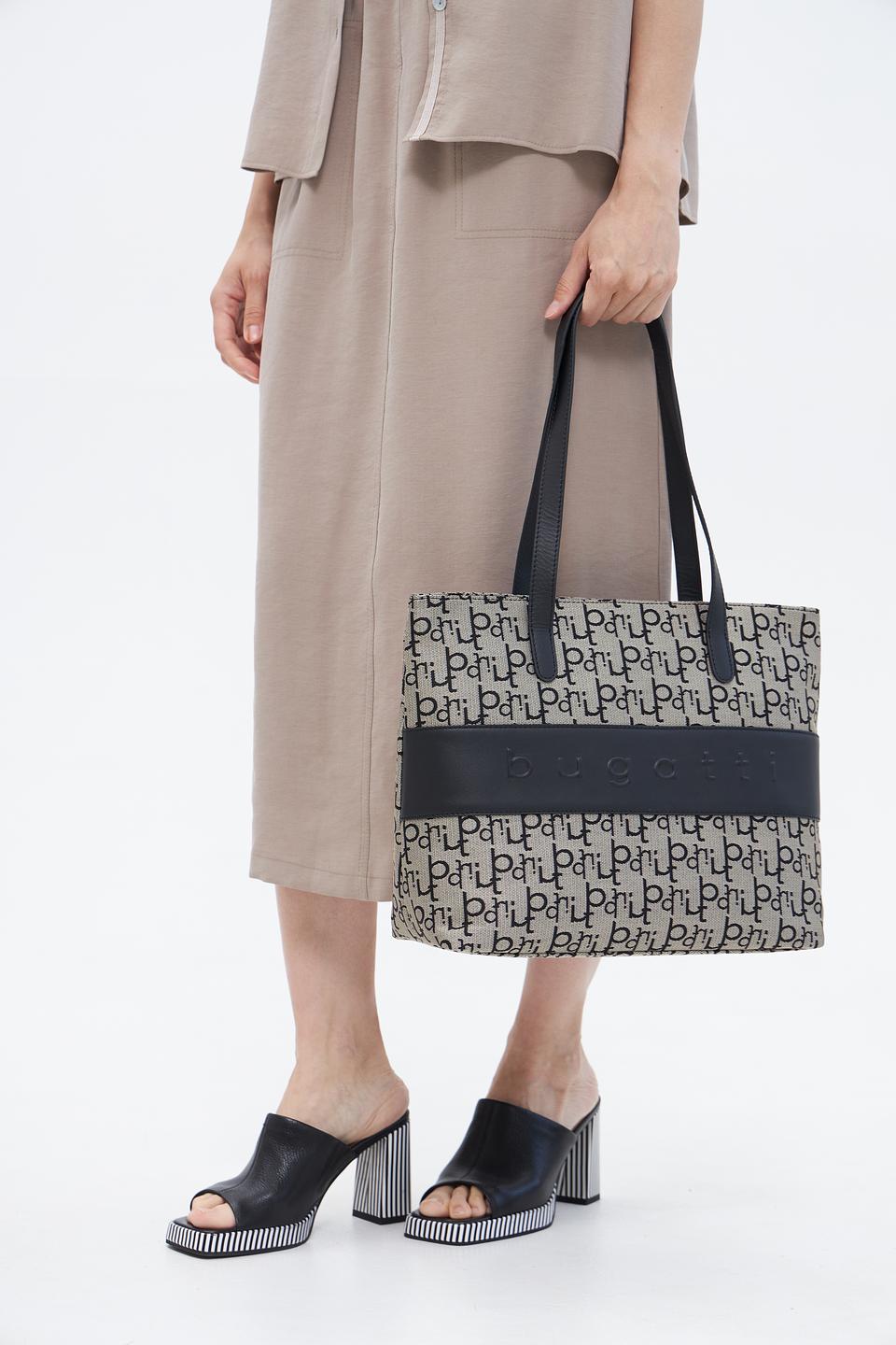 Сумка Bugatti с логотипом