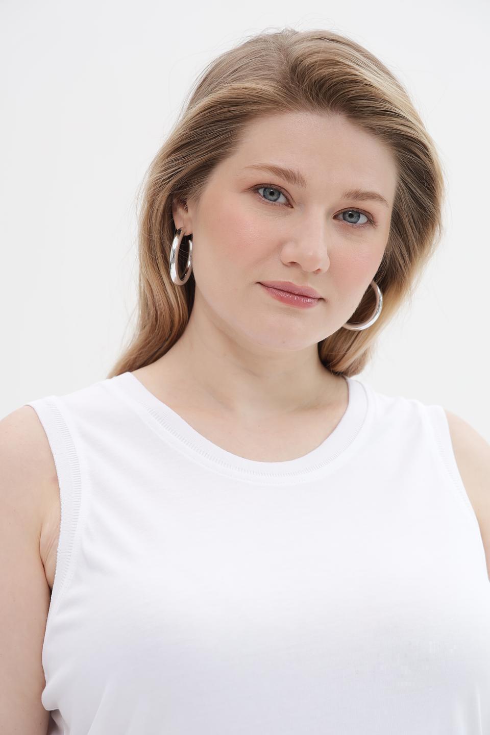 Топ Margittes базовый белый