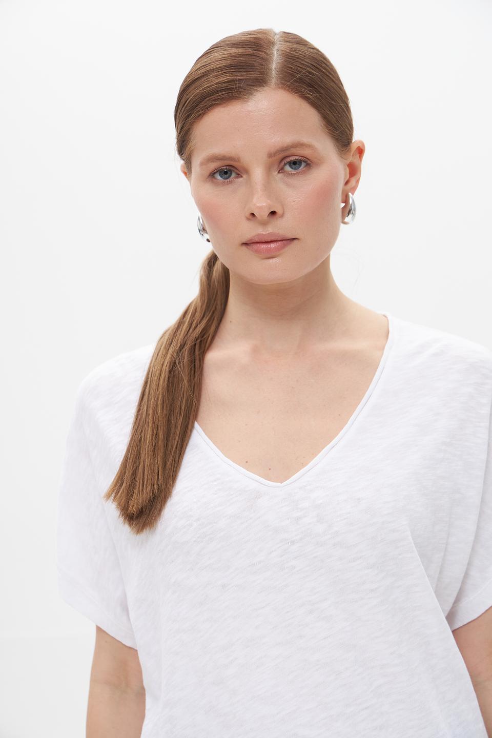 Футболка Marc O Polo женская белая V-образный вырез