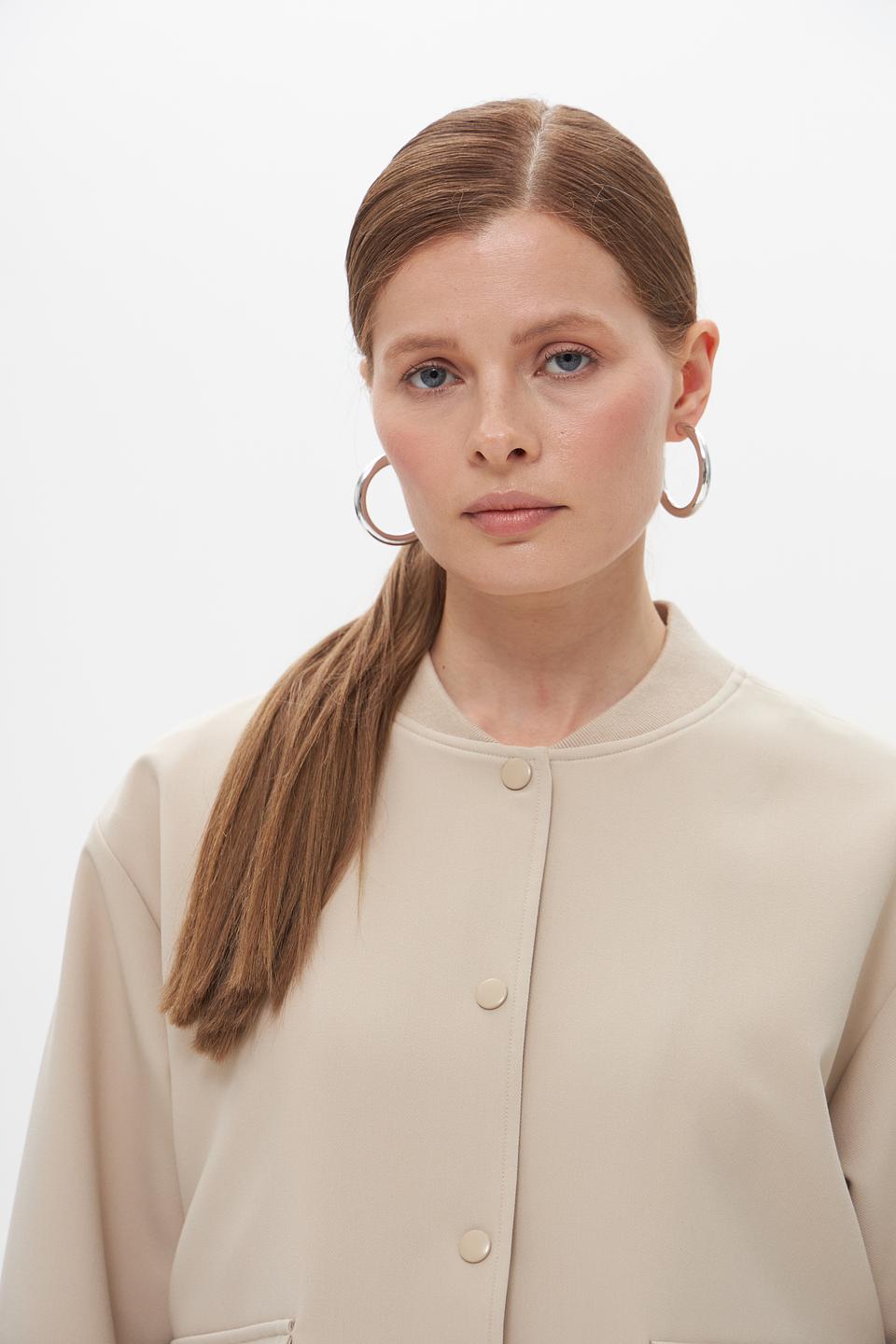 Жакет UNQ бежевый приталенный