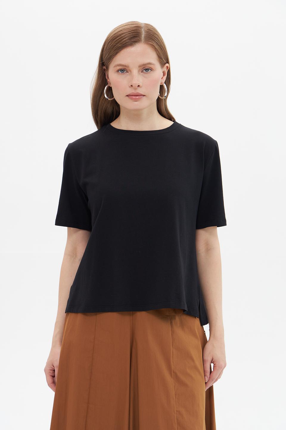 Футболка Croche черная с разрезом