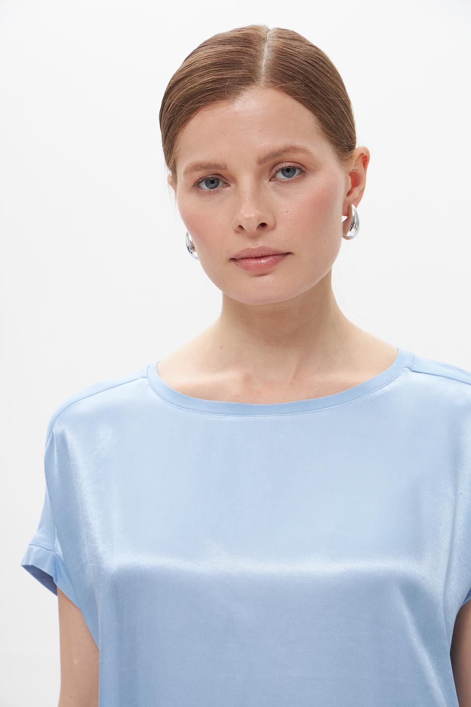 Блузка Bugatti атласная голубая