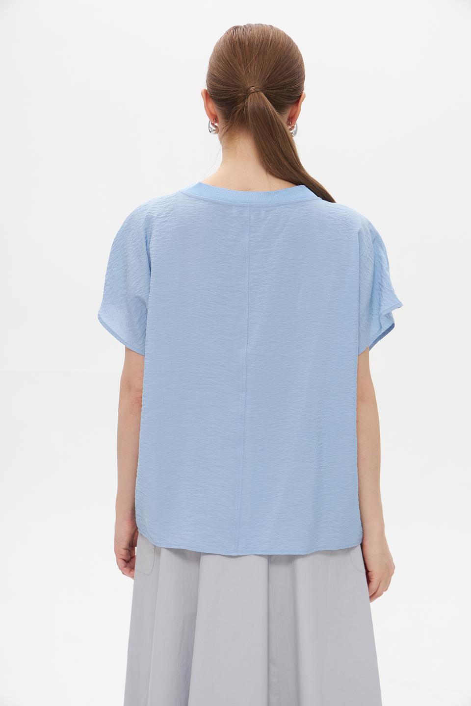 Блузка UNQ с коротким рукавом голубая