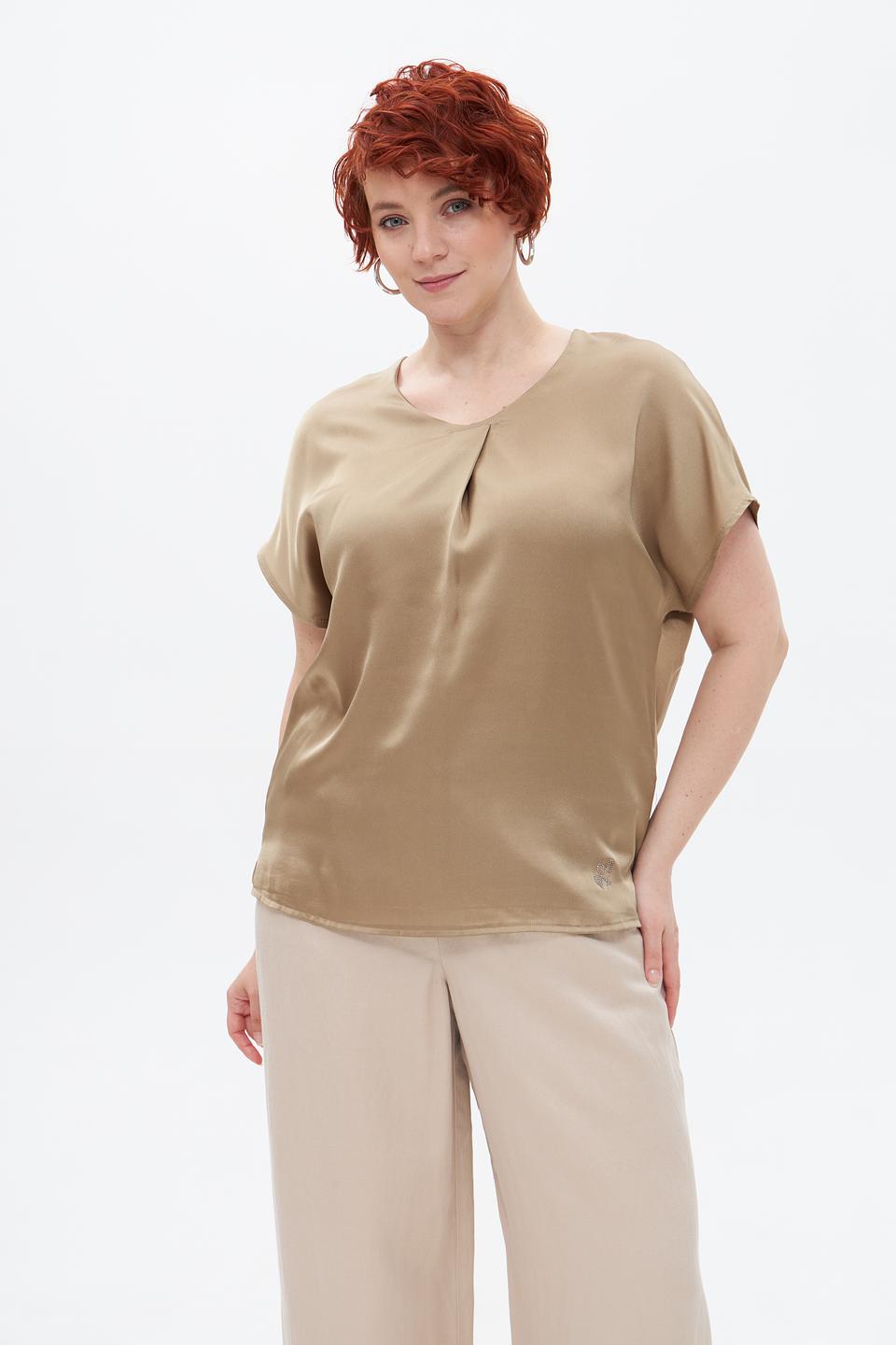 Блуза Lebek с запахом бежевая