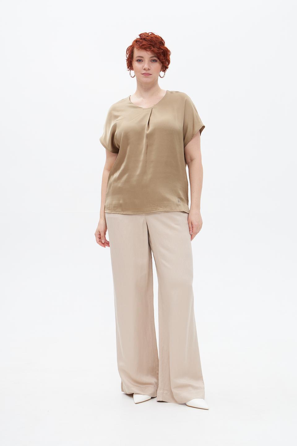 Блуза Lebek с запахом бежевая