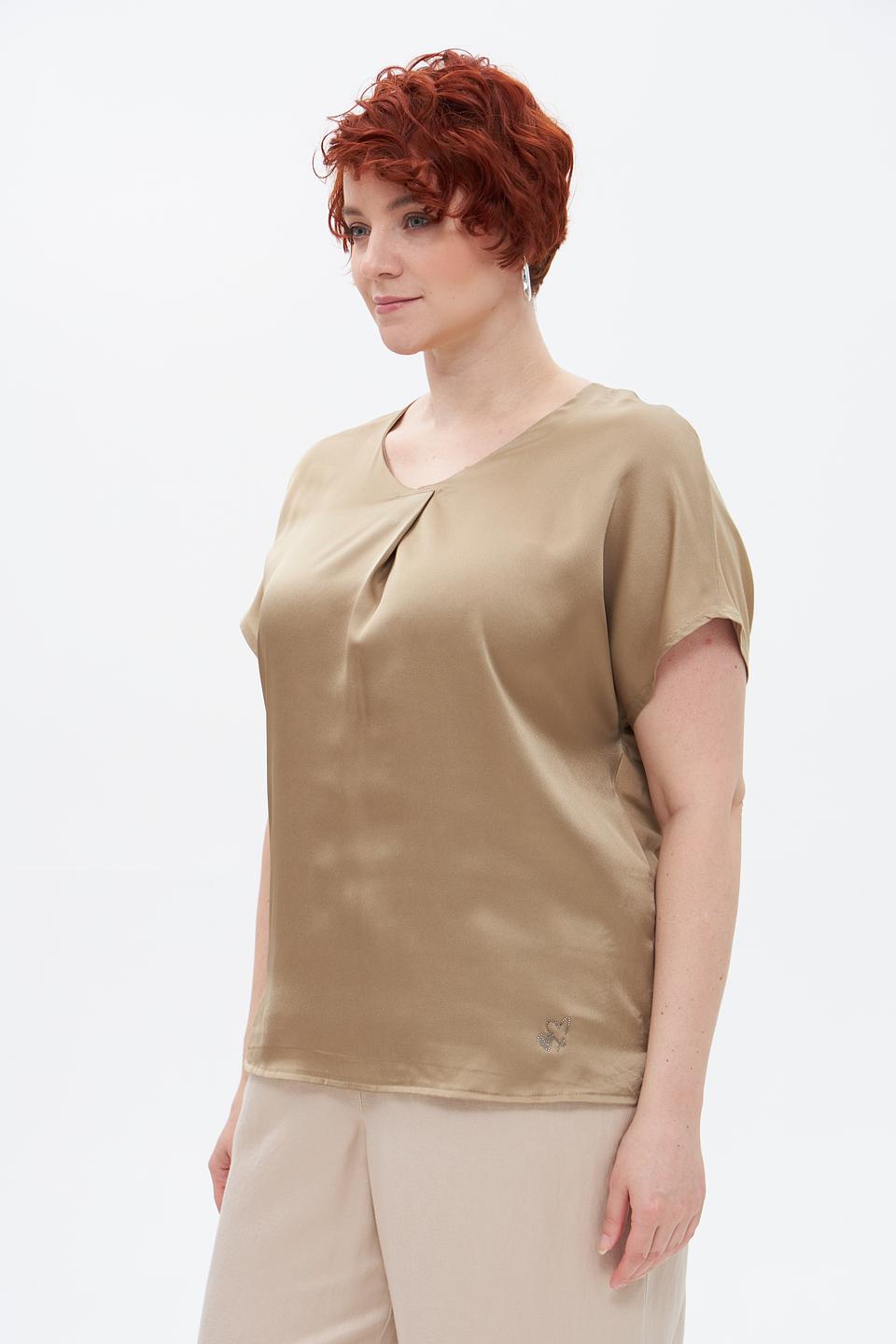 Блуза Lebek с запахом бежевая