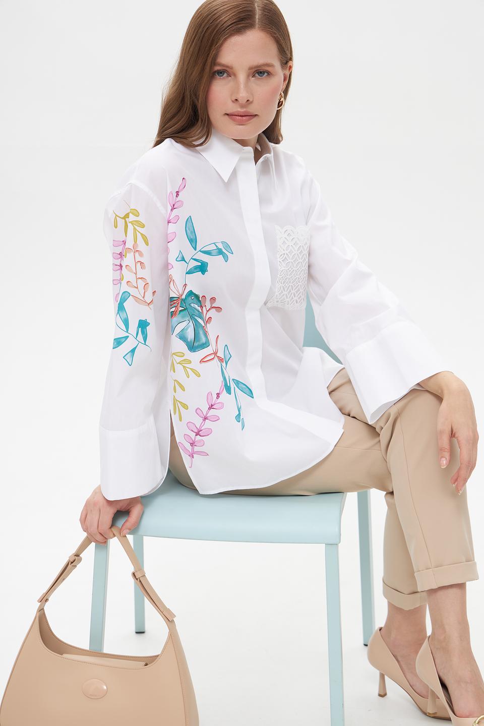 Блуза Marc Cain с вышивкой