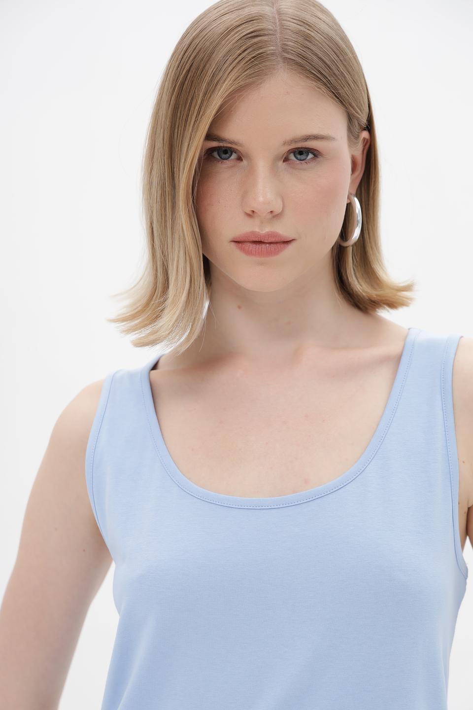 Топ Lebek базовый голубой