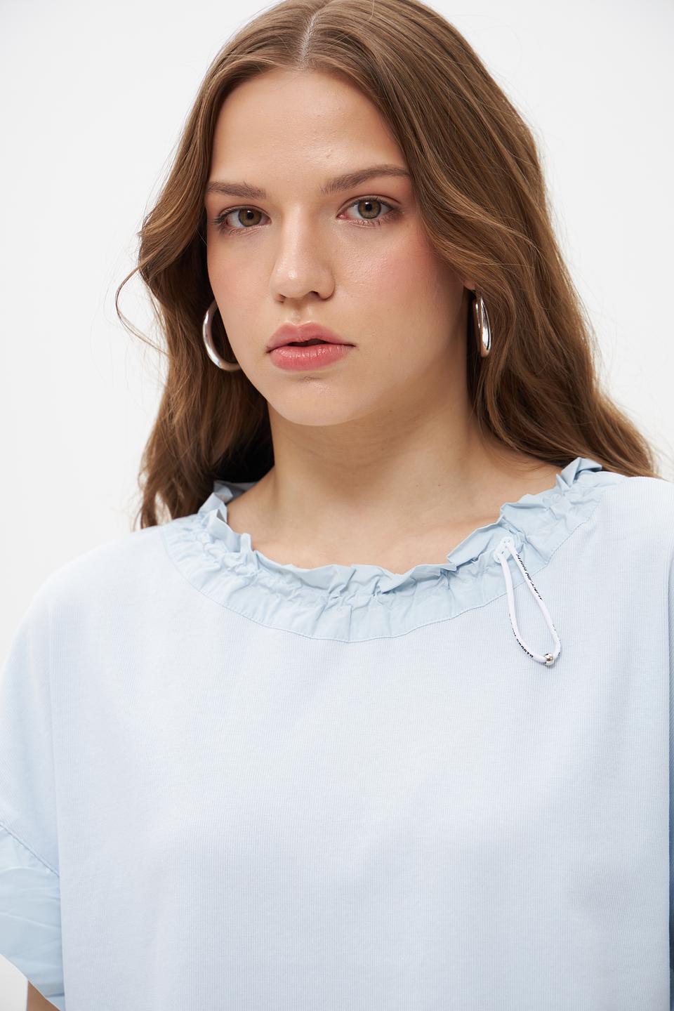 Блузка Marc Cain голубая с оборками