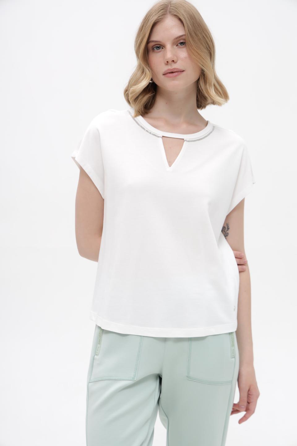 Футболка Monari с вырезом