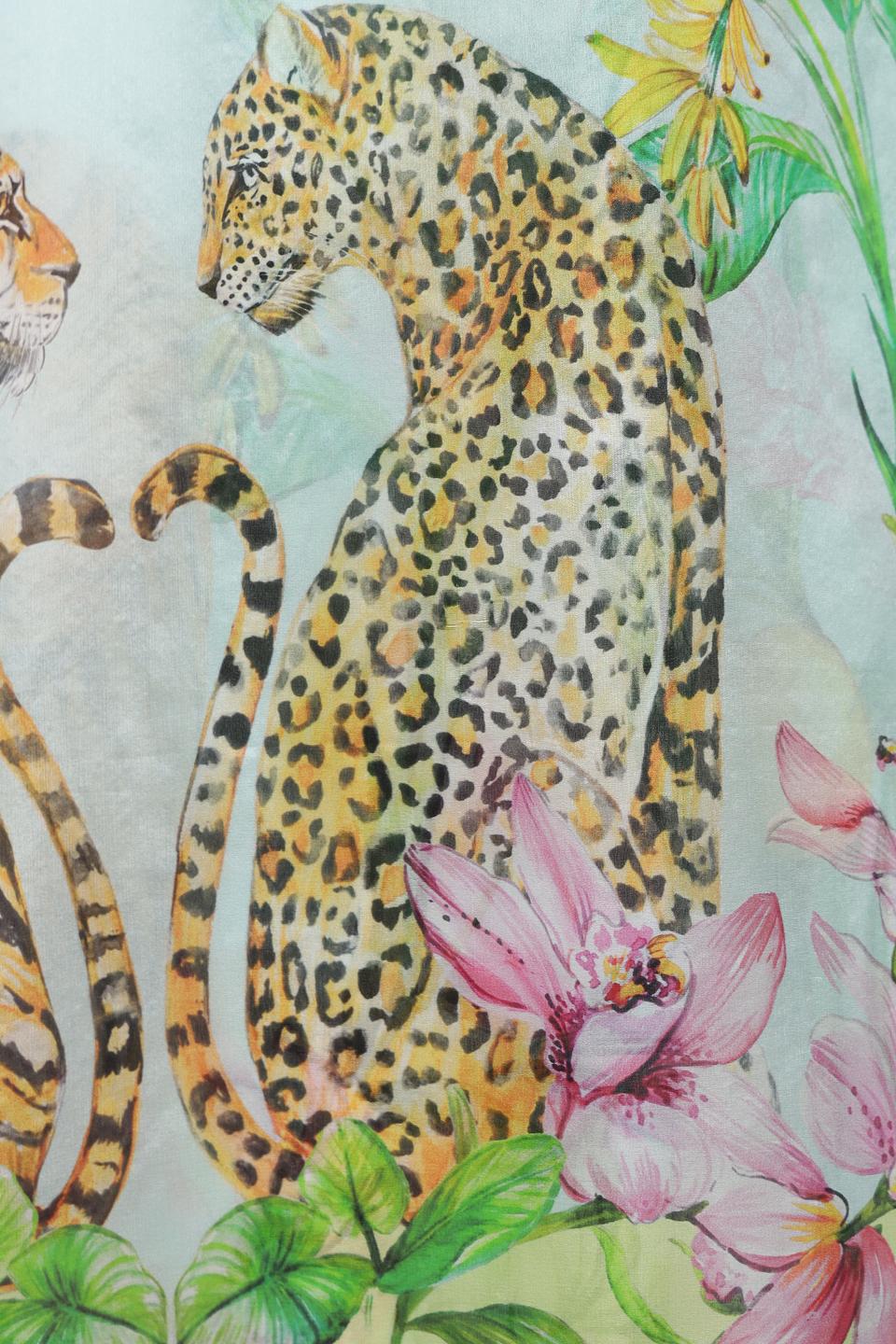 Шарф Fraas с леопардом и цветами