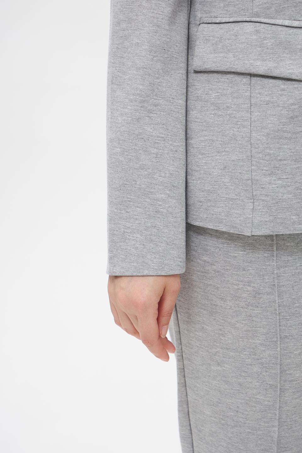 Жакет Suza серый приталенный