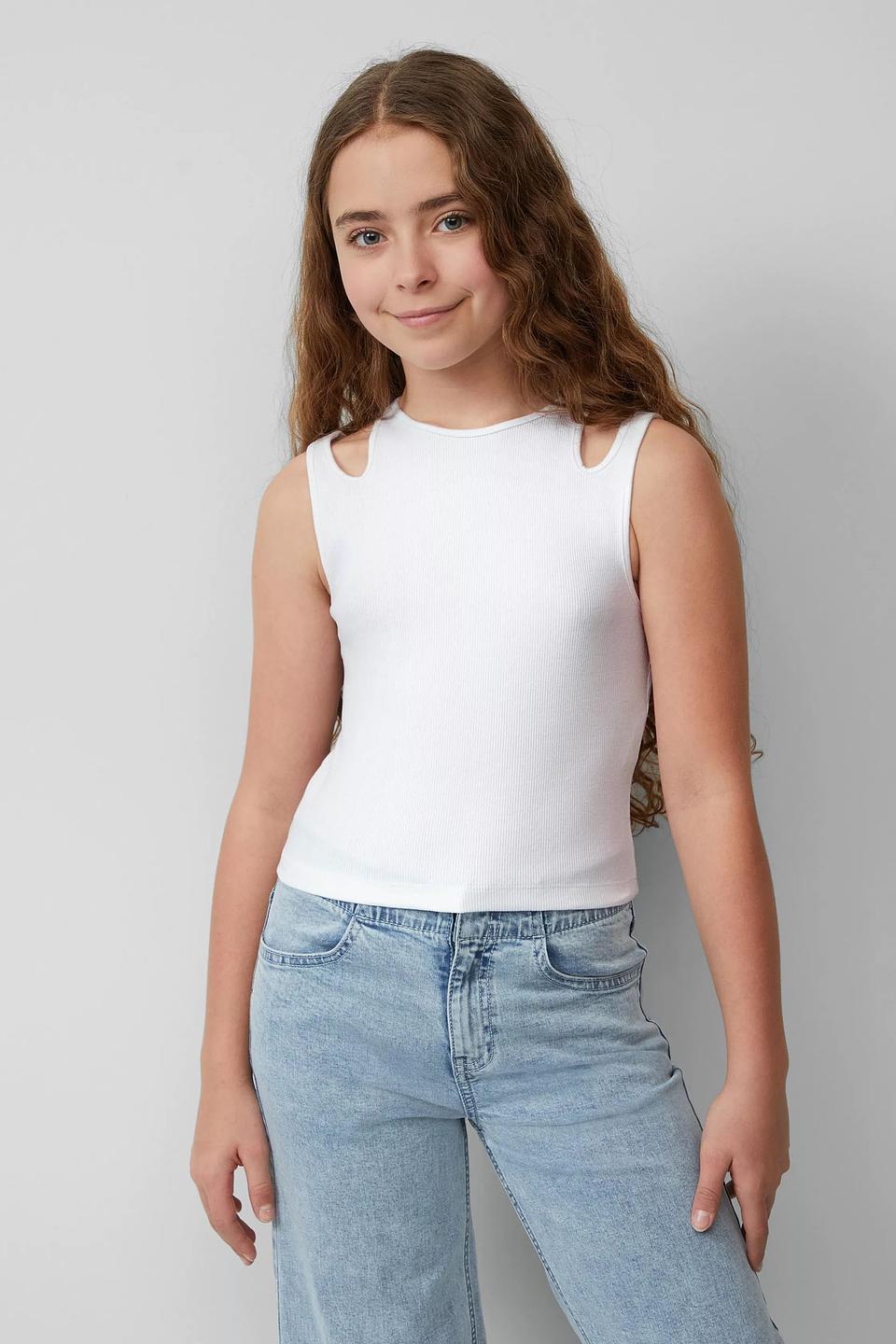Белая майка s.Oliver с декоративными вырезами для девочки