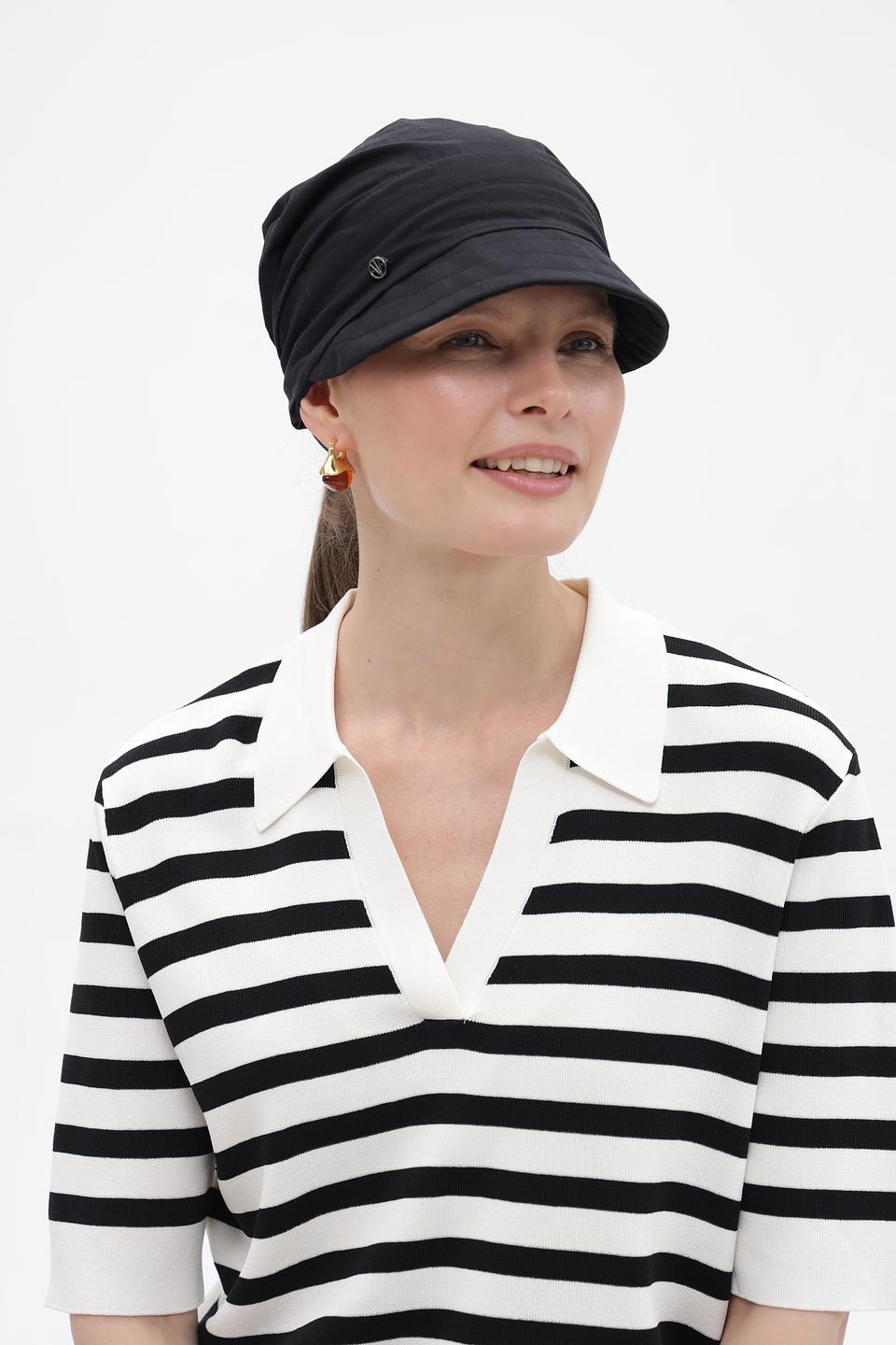 Кепка Loevenich с завязками