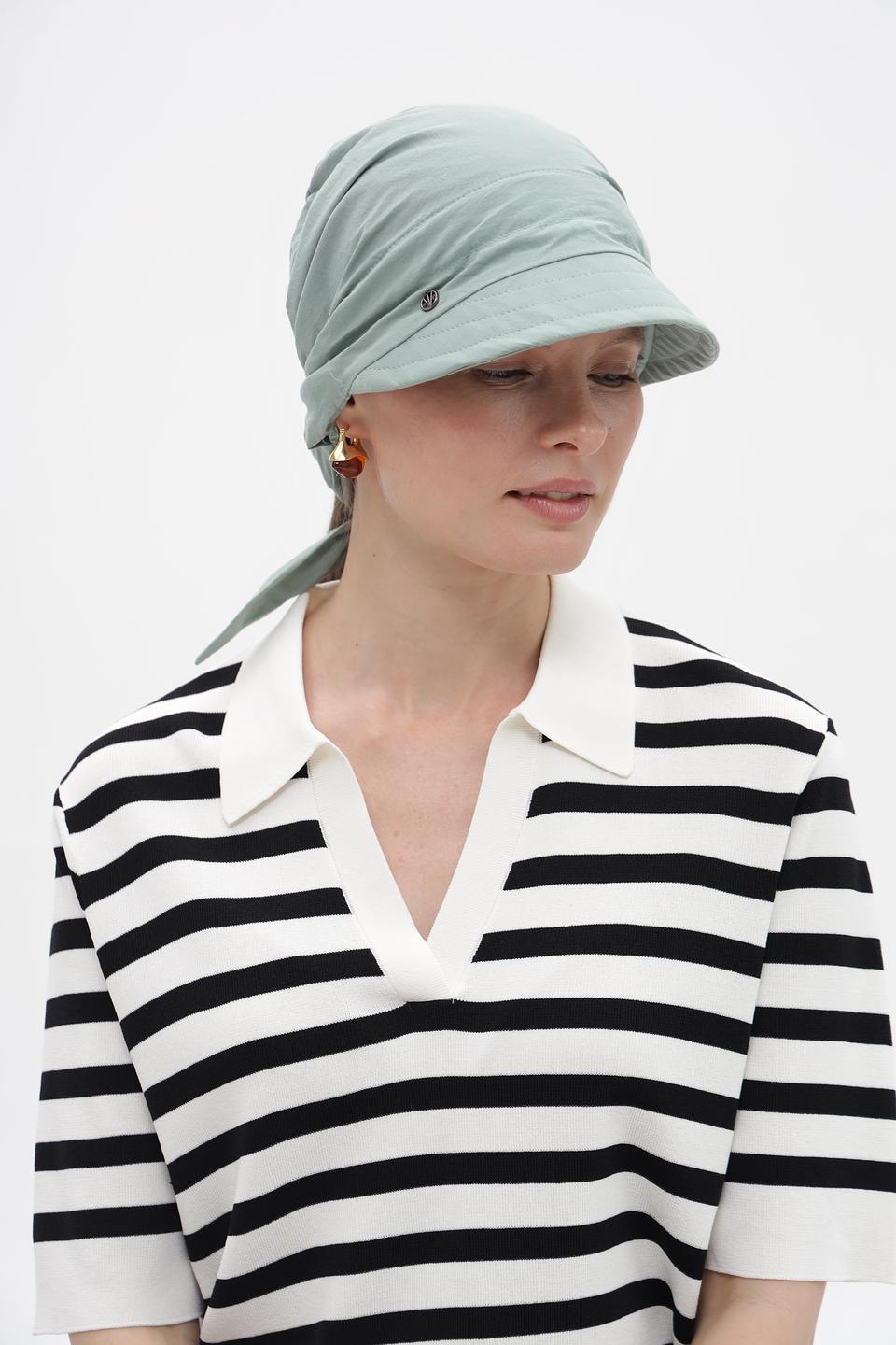 Кепка Loevenich с завязками мятная