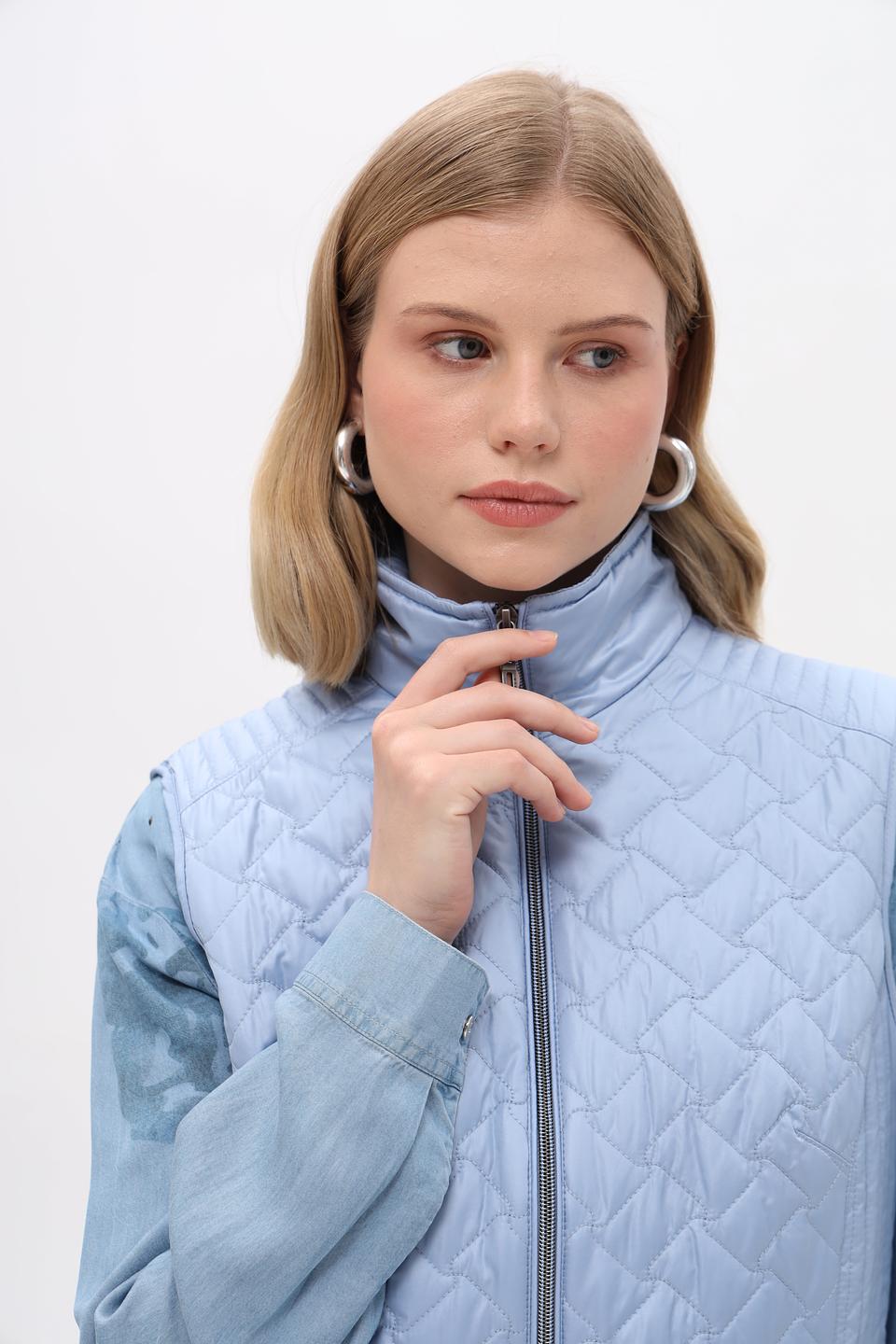 Жилет Lebek стеганый голубой