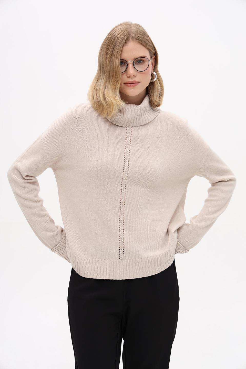 Пуловер Pezzo с высоким воротом