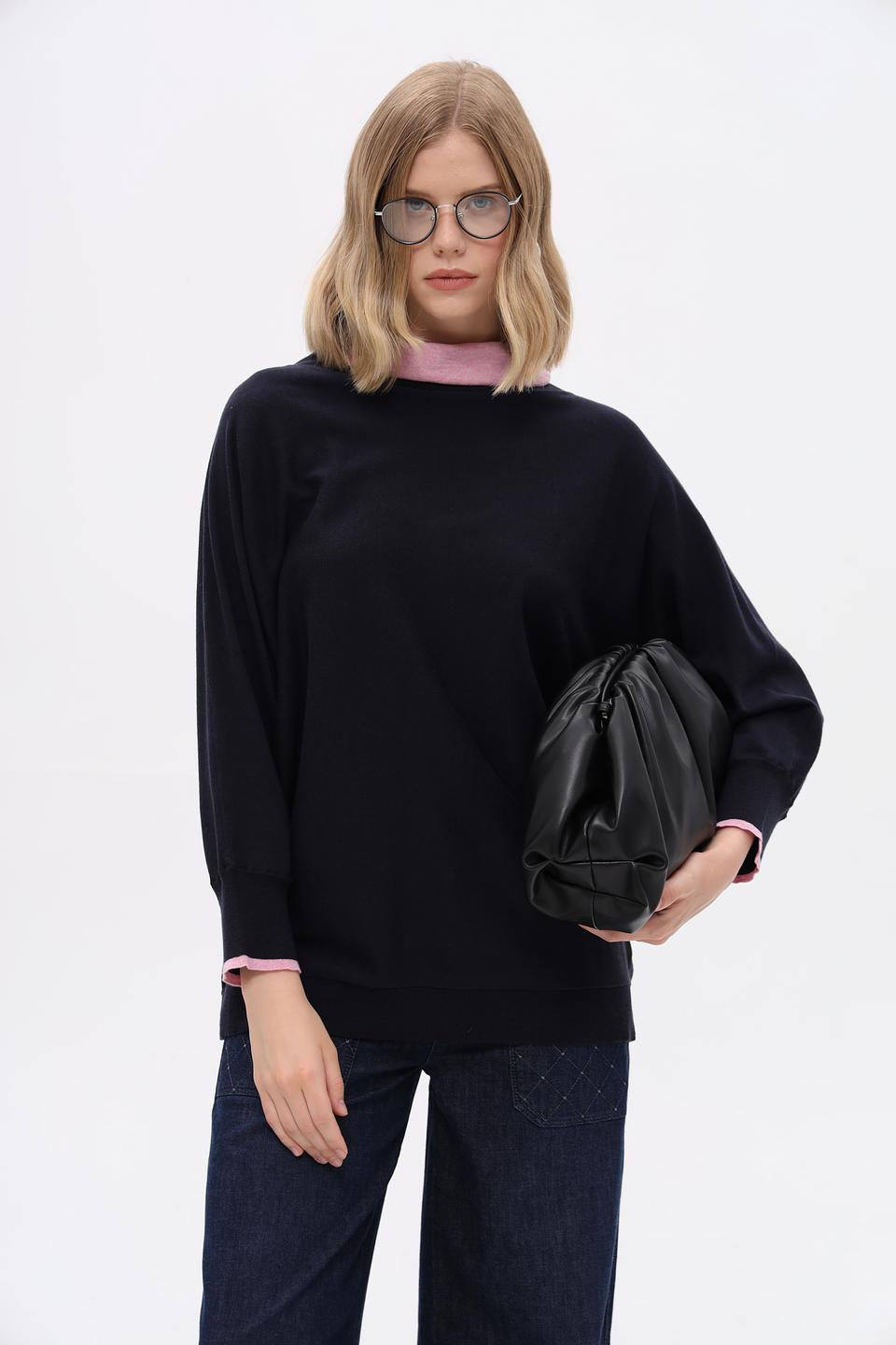 Пуловер Pezzo с розовой отделкой