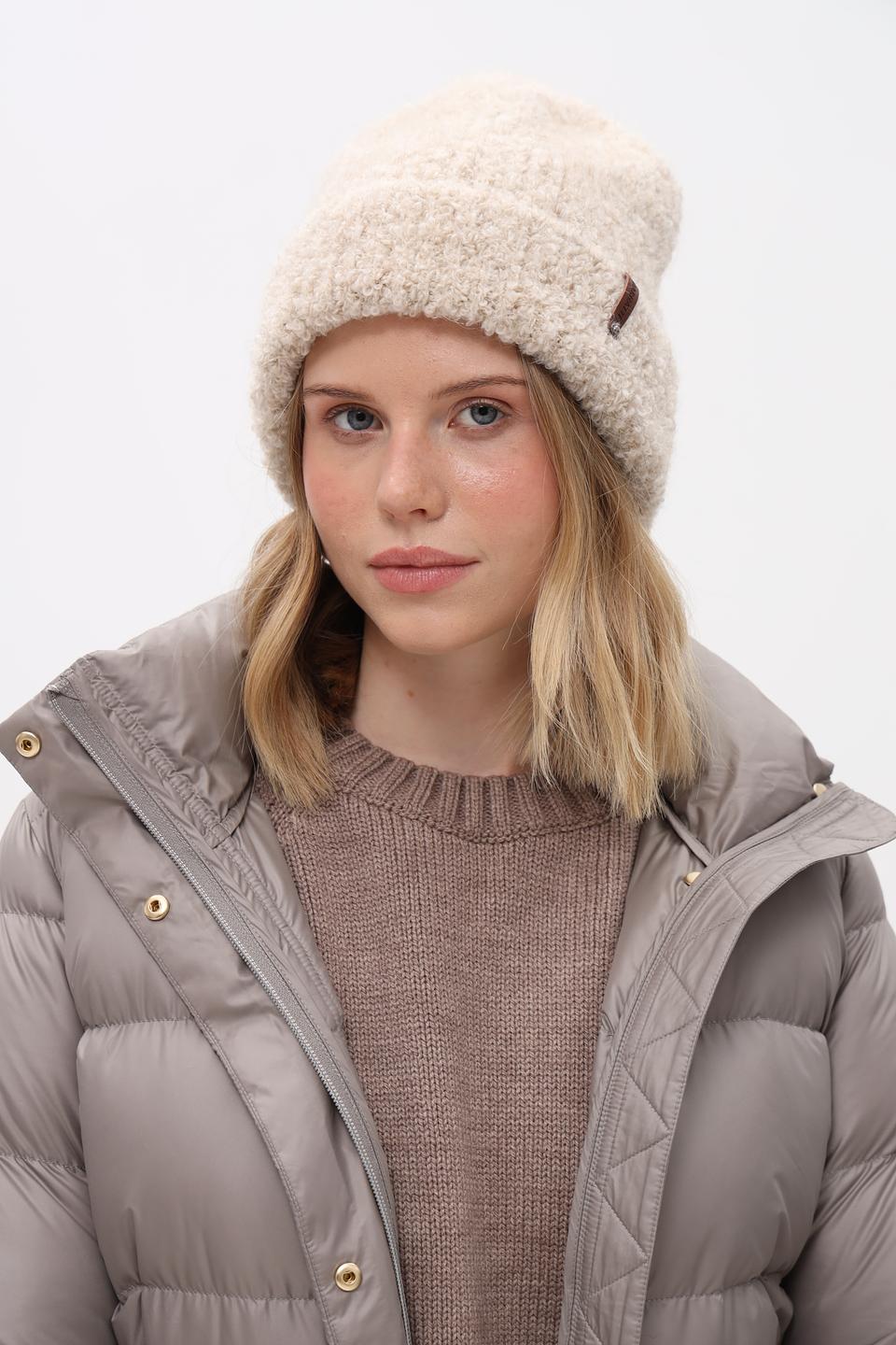 Шапка Marhatter вязаная бежевая