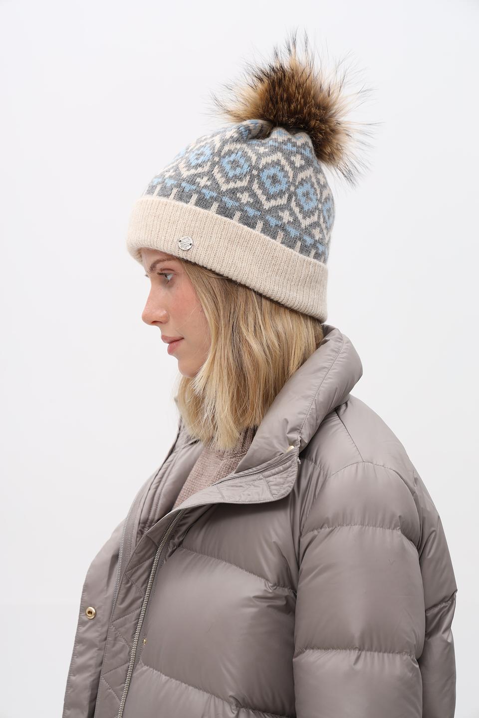 Шапка Marhatter с помпоном