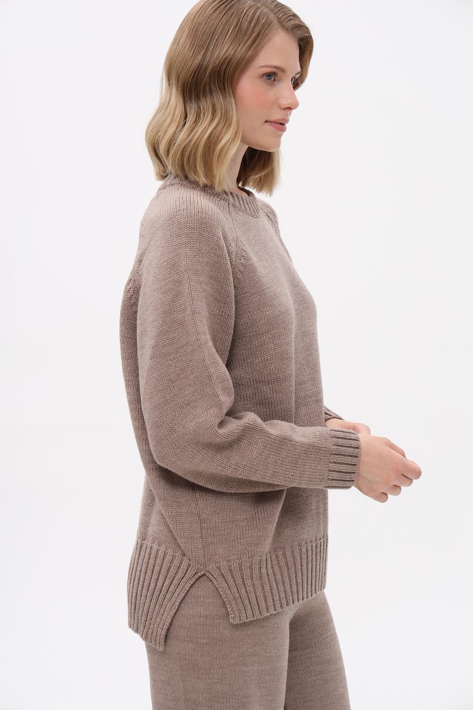 Джемпер Marhatter с разрезами