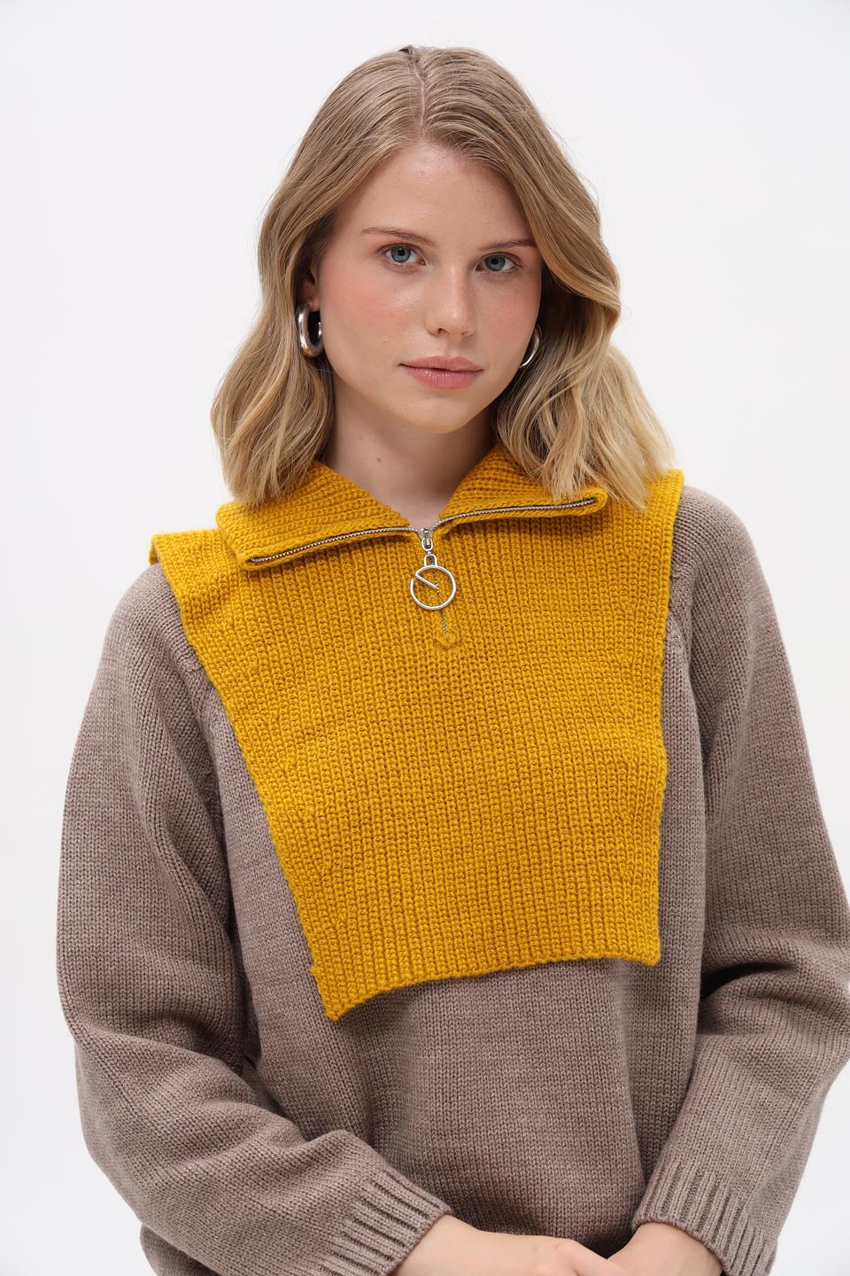 Манишка вязаная Marhatter горчичная