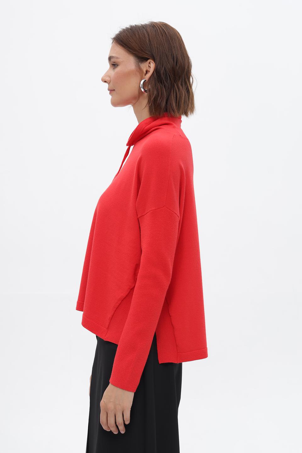 Пуловер Miss Lagotte красный с капюшоном