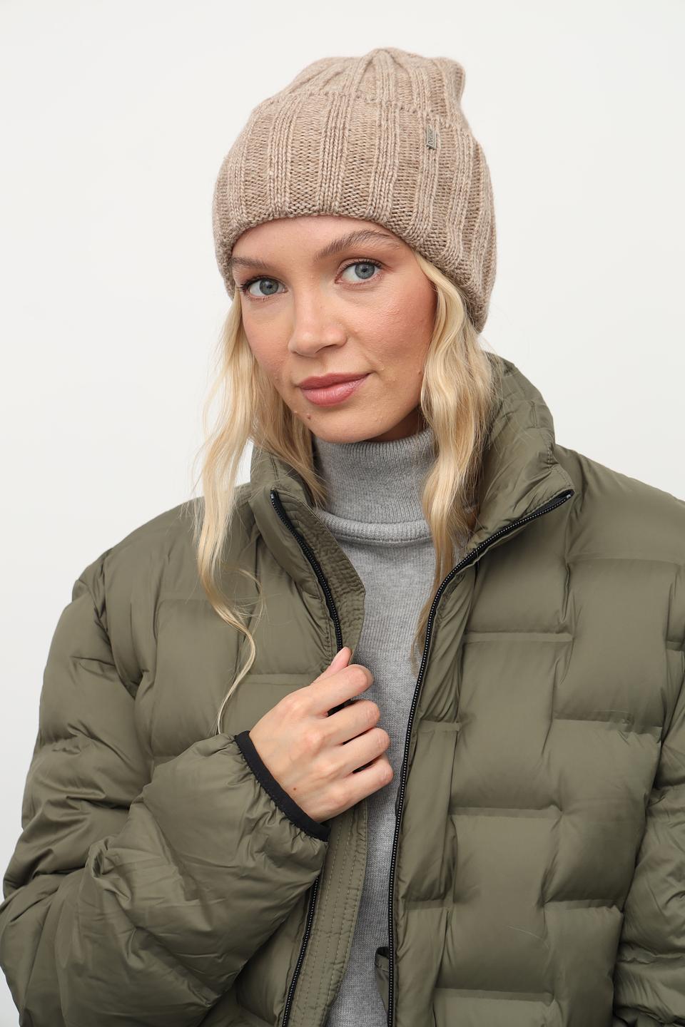 Шапка Julia Florenzi вязаная бежевая