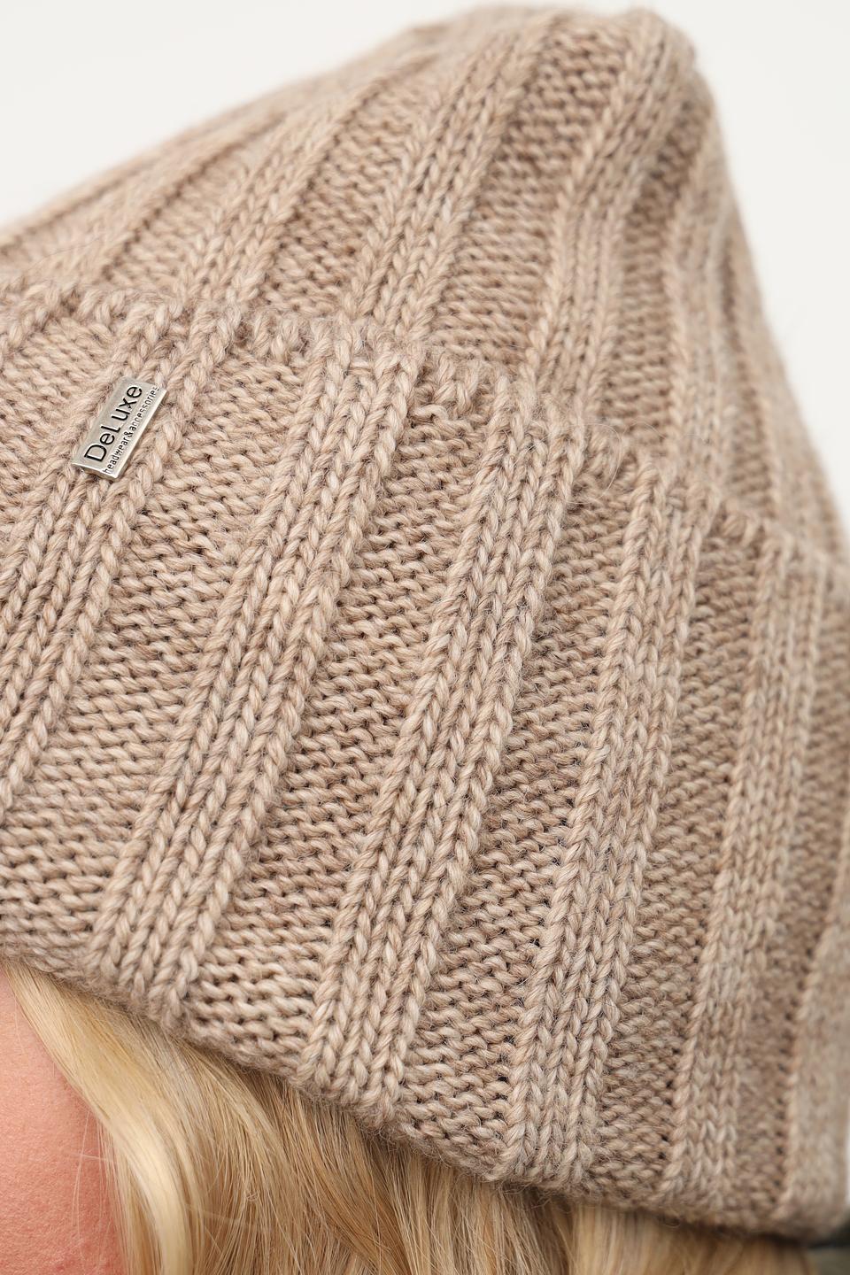 Шапка Julia Florenzi вязаная бежевая