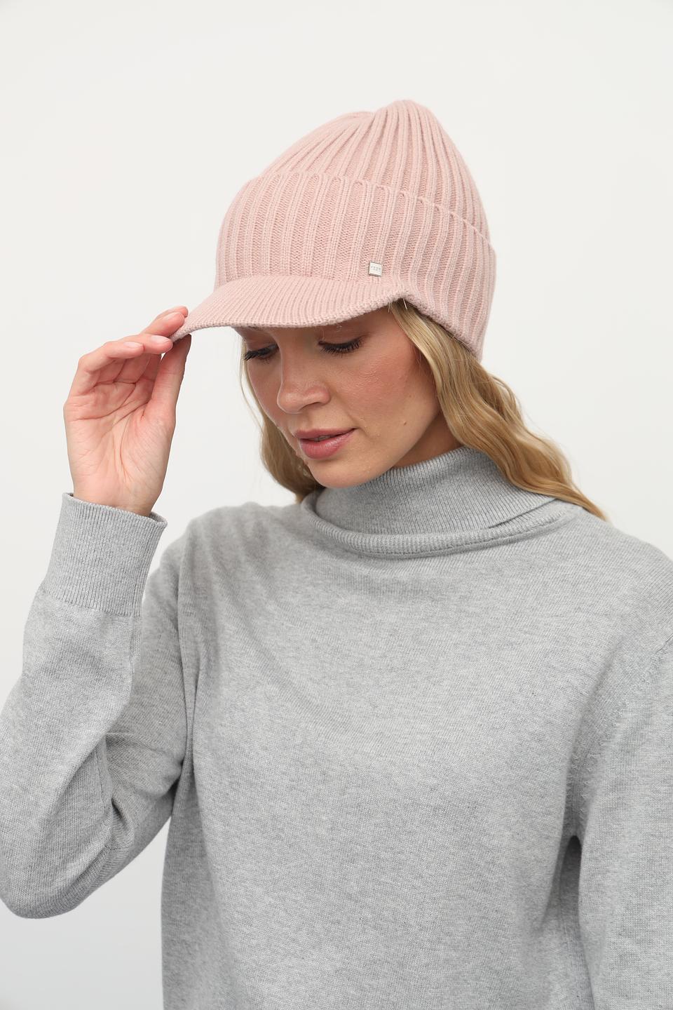 Шапка Julia Florenzi с козырьком