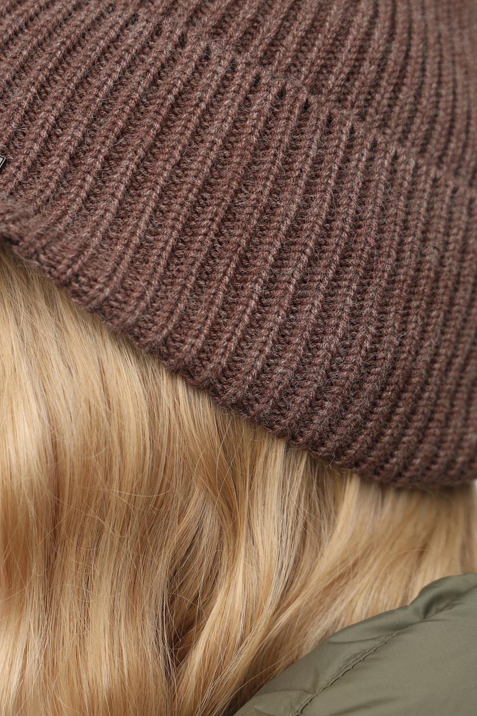 Шапка Julia Florenzi с козырьком