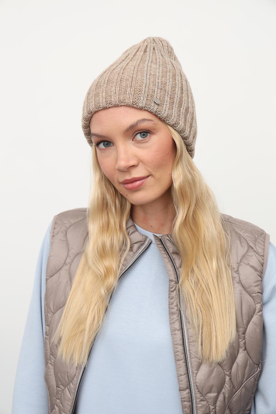 Шапка Julia Florenzi вязаная бежевая