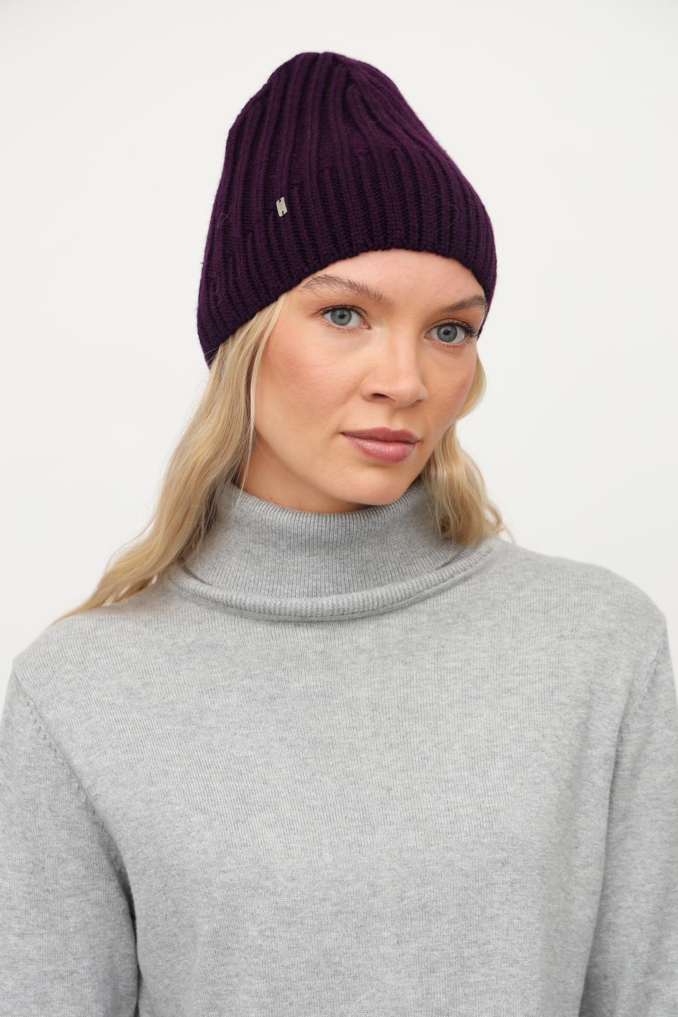 Шапка Julia Florenzi вязаная баклажановая