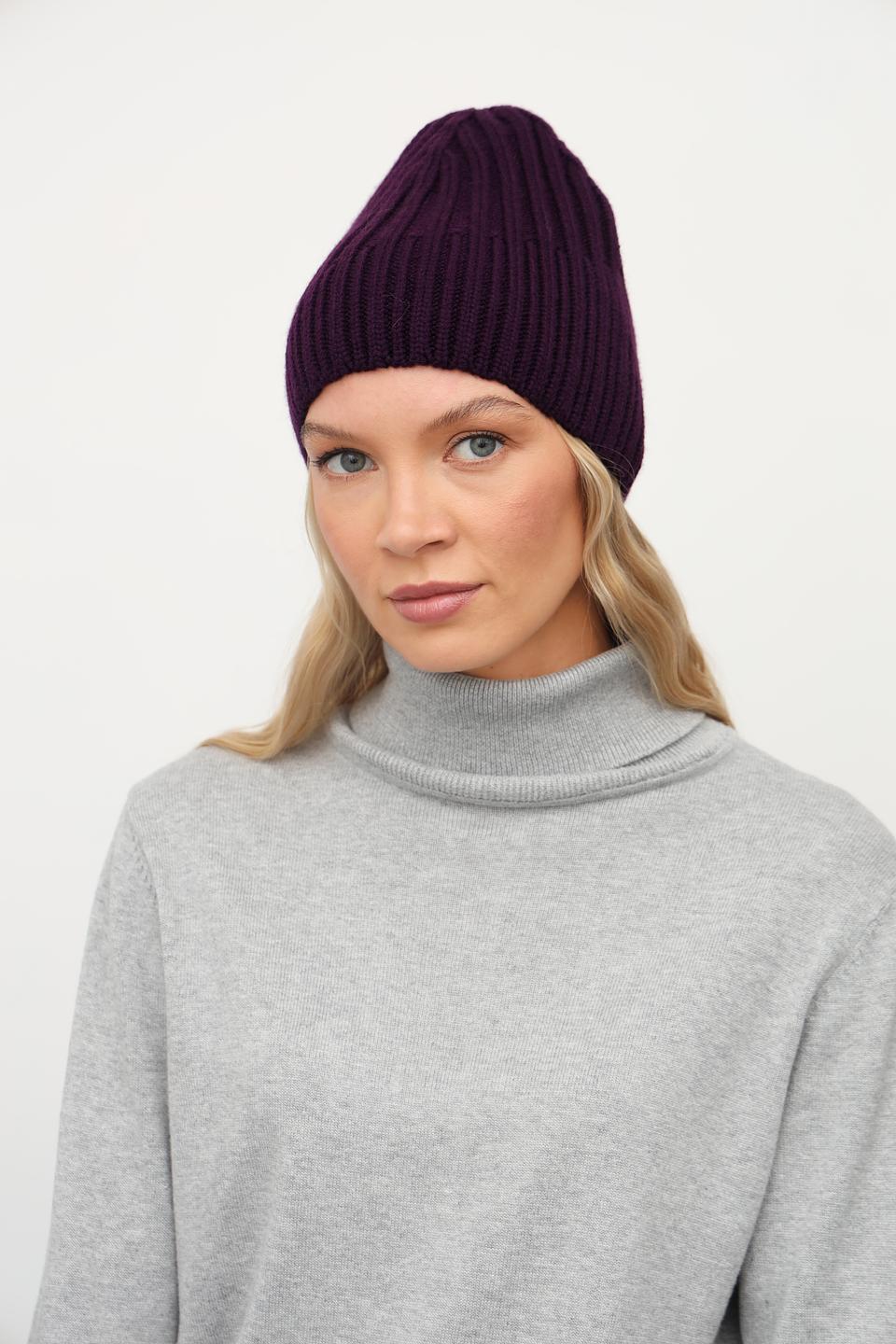 Шапка Julia Florenzi вязаная баклажановая