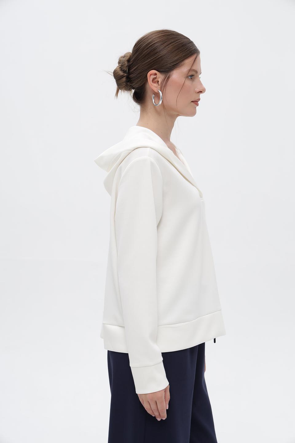 Пуловер Broadway с капюшоном молочный