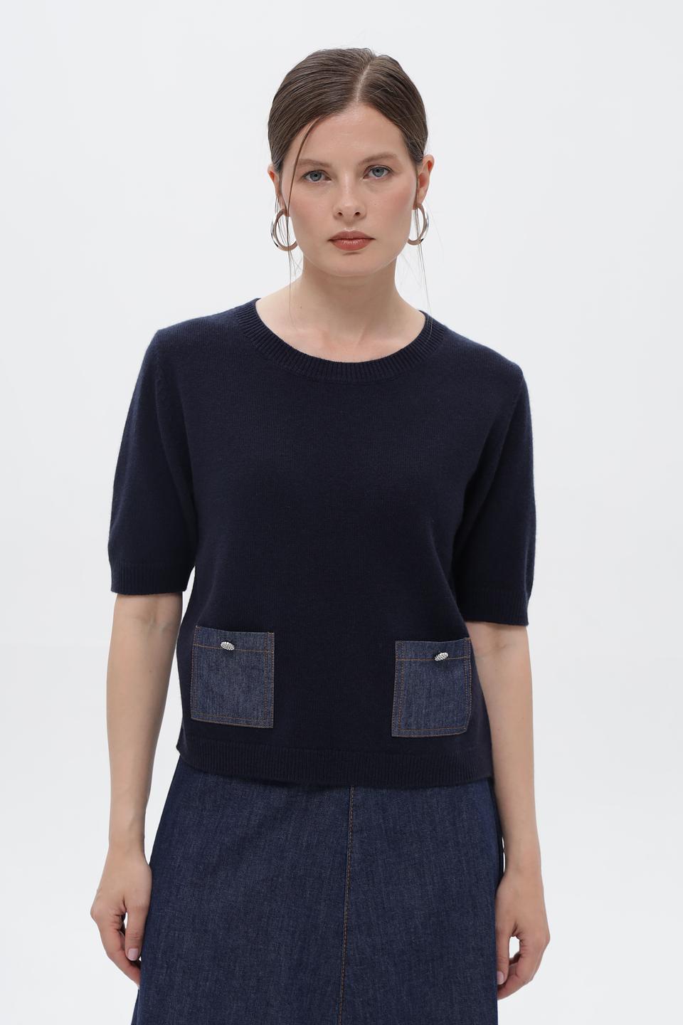 Пуловер Oui темно-синий с джинсовыми карманами и кнопками