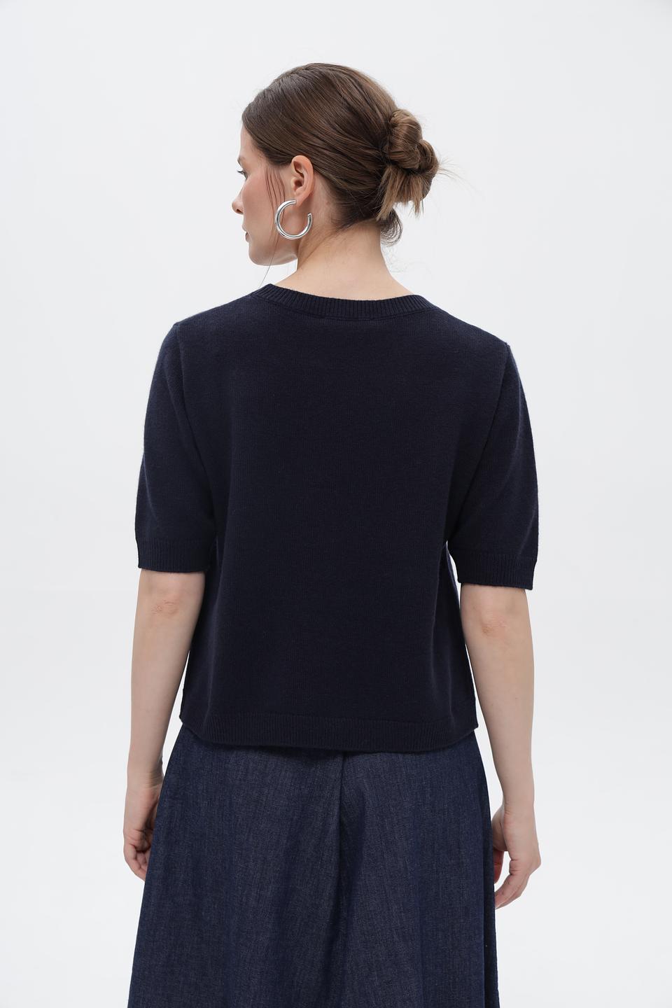 Пуловер Oui темно-синий с джинсовыми карманами и кнопками