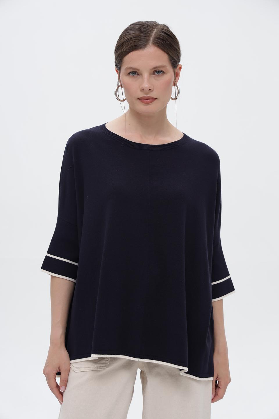 Пуловер Miss Lagotte темно-синий с белой отделкой