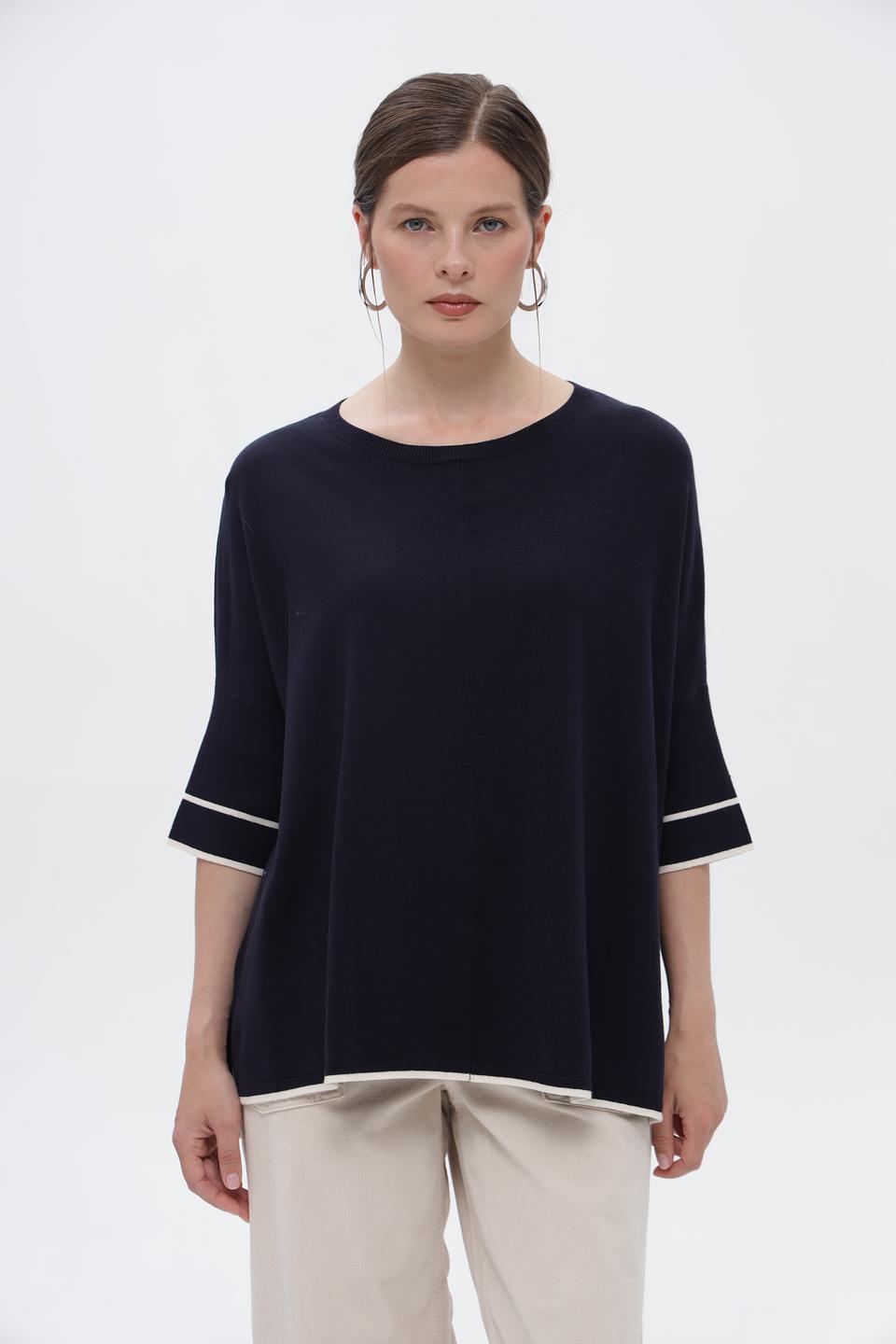 Пуловер Miss Lagotte темно-синий с белой отделкой