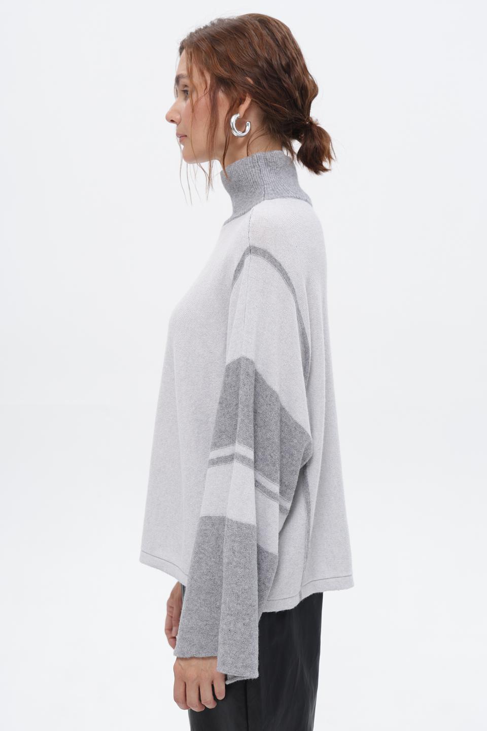 Пуловер Croche с рукавами-колоколами