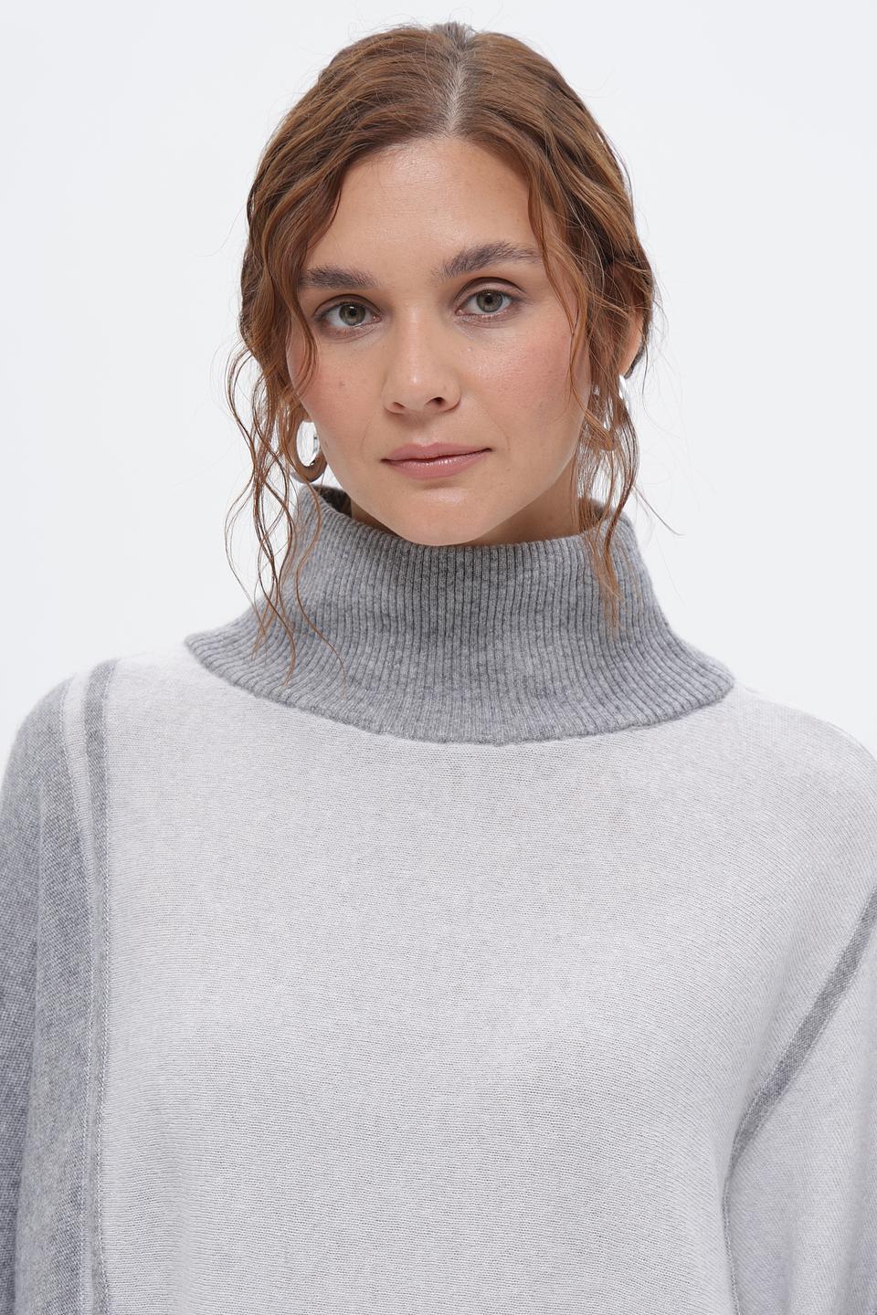 Пуловер Croche с рукавами-колоколами