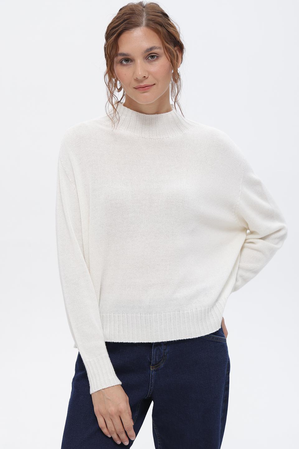 Пуловер Croche молочный